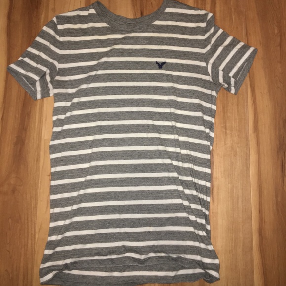 😜Women’s American Eagle Striped t-shirt😜 - Picture 1 of 7